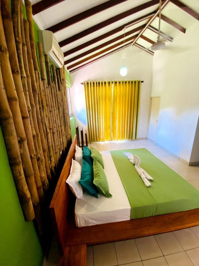 Surf N Spice - Hiriketiya Hotel Dikwella Ngoại thất bức ảnh