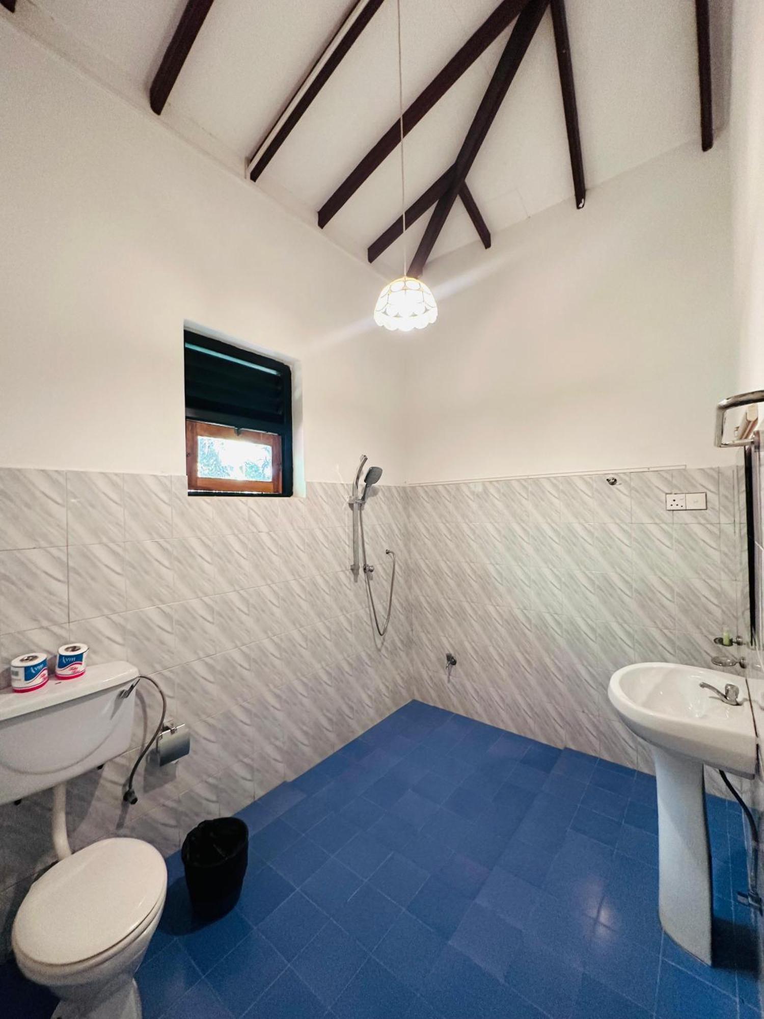 Surf N Spice - Hiriketiya Hotel Dikwella Ngoại thất bức ảnh