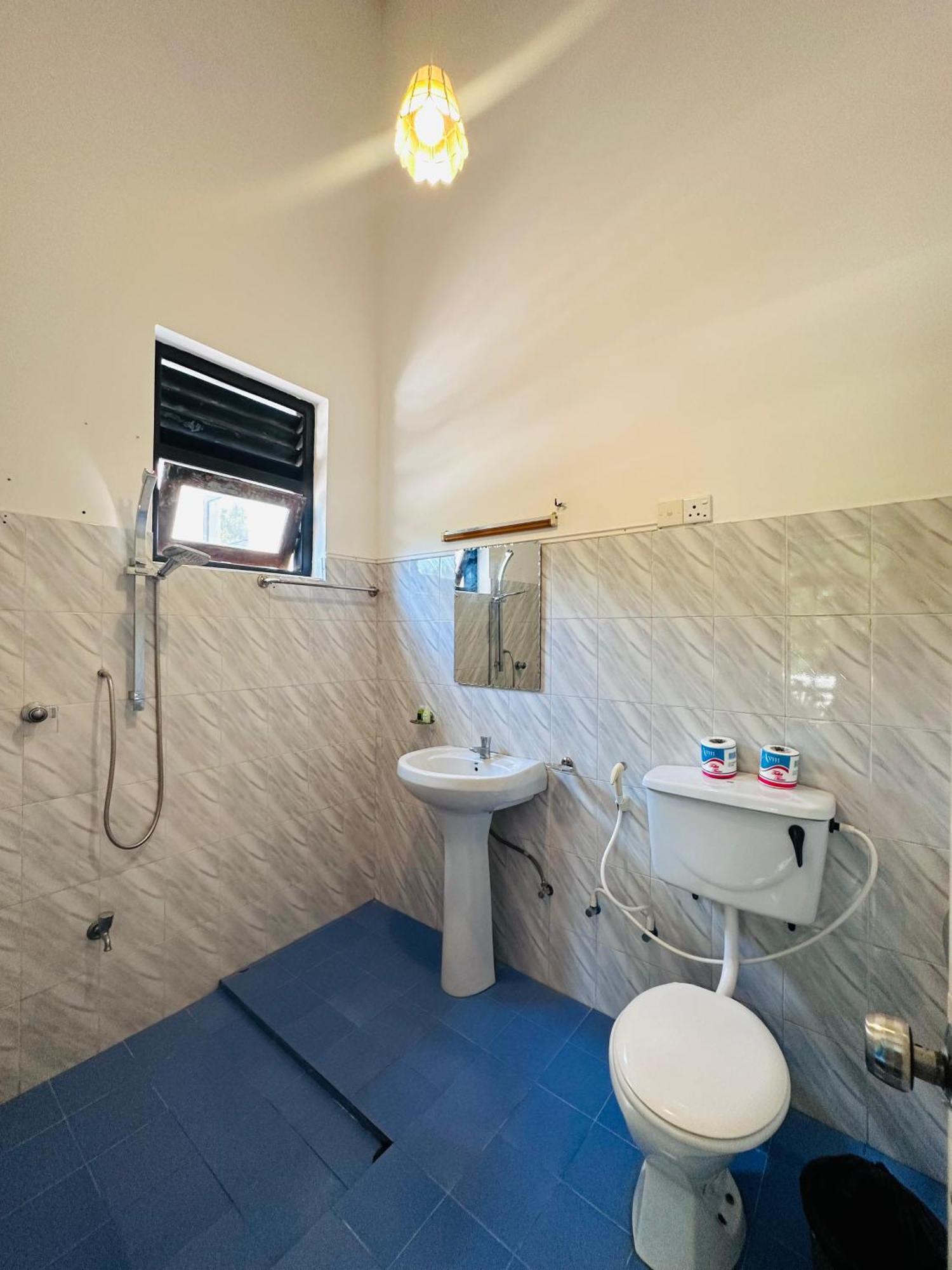 Surf N Spice - Hiriketiya Hotel Dikwella Ngoại thất bức ảnh