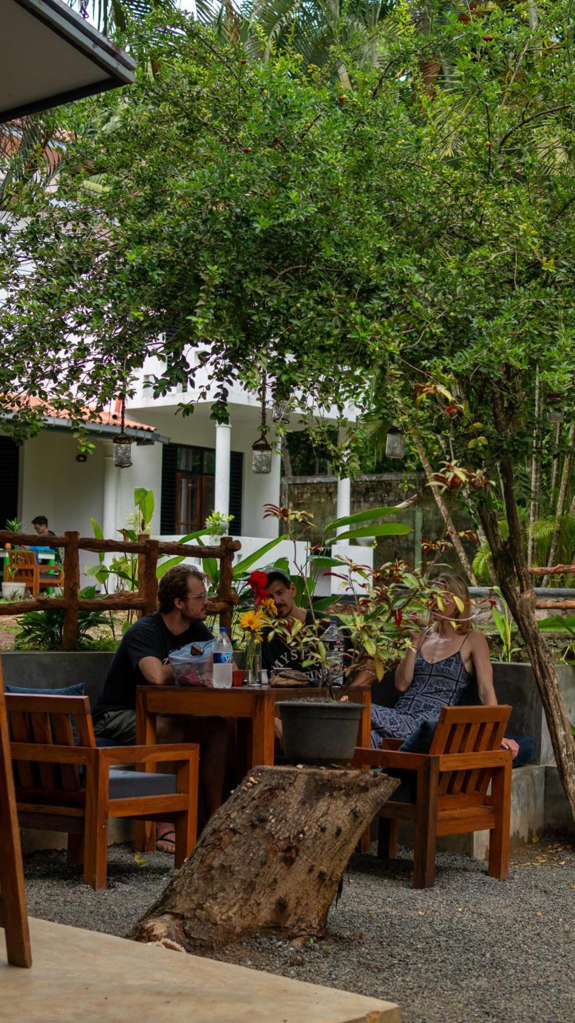 Surf N Spice - Hiriketiya Hotel Dikwella Ngoại thất bức ảnh
